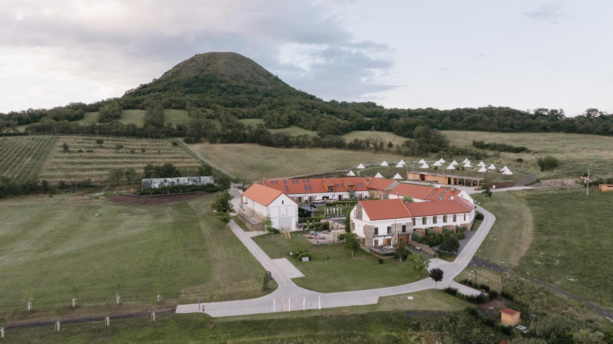 Oblik Resort Louny Exterior photo
